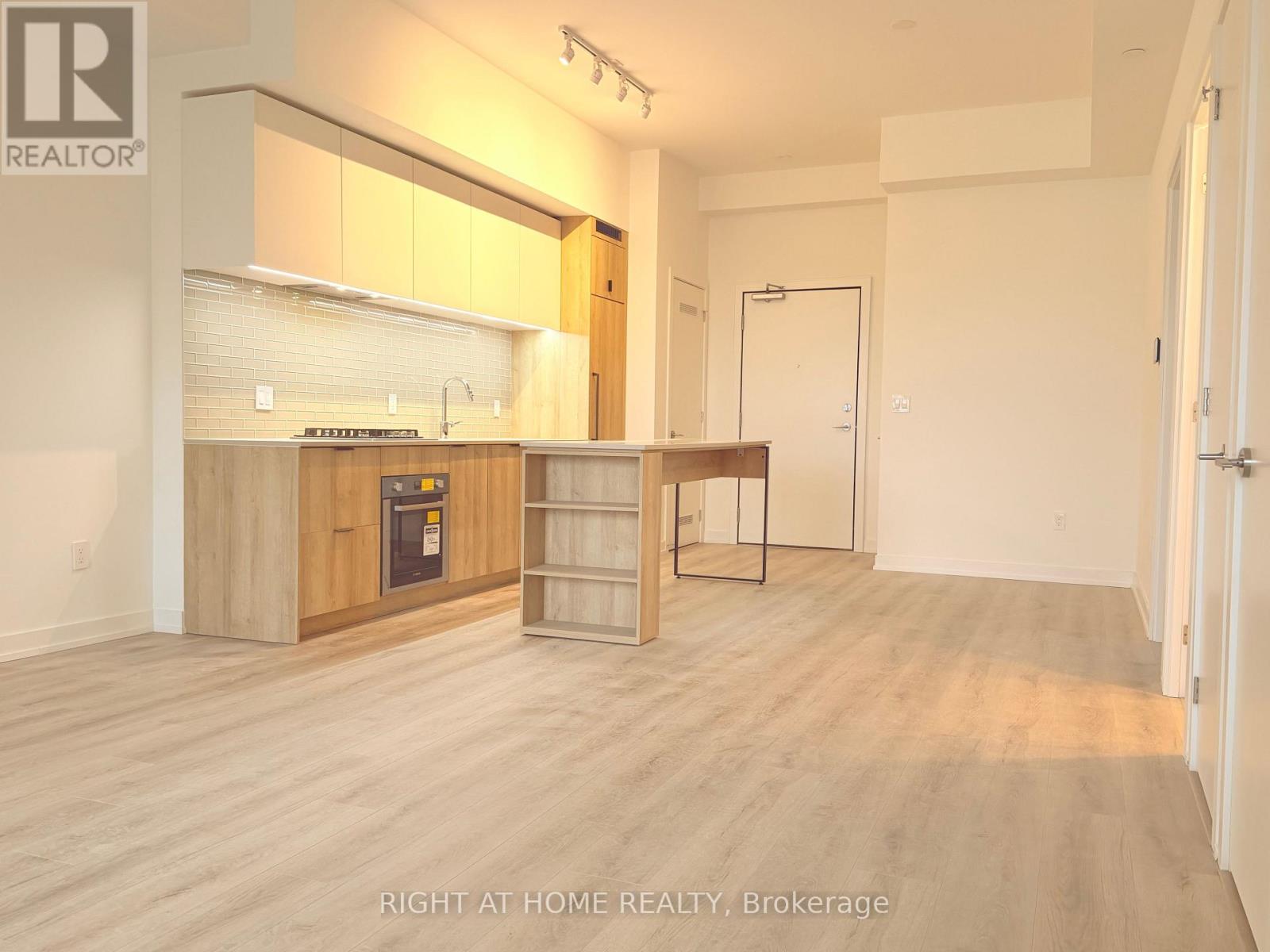 722 Marlee Avenue, Toronto, Ontario  M6B 3J7 - Photo 7 - W12580672