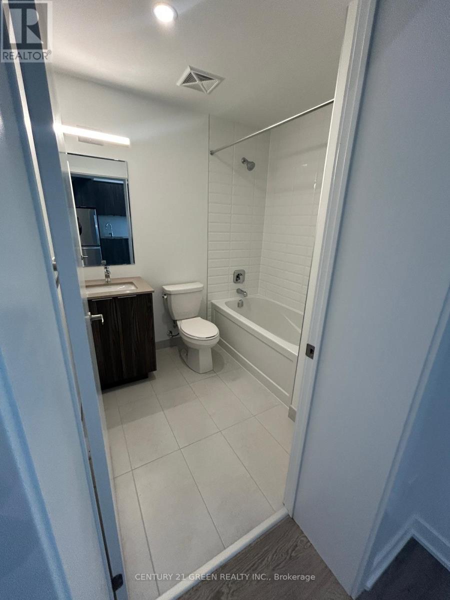 302 - 720 Whitlock Avenue, Milton, Ontario L9E 2B2 - Photo 12 - W12580666