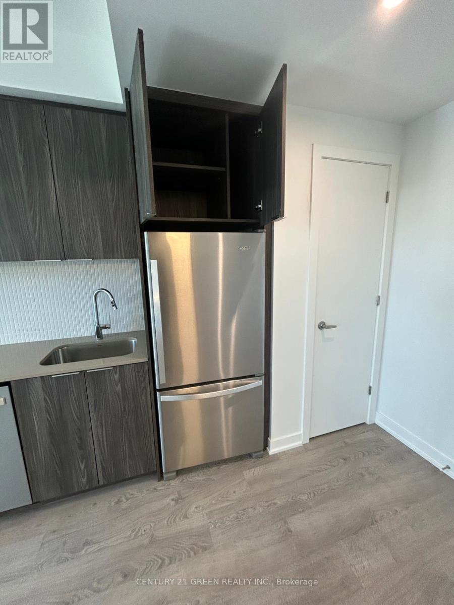 302 - 720 Whitlock Avenue, Milton, Ontario L9E 2B2 - Photo 8 - W12580666