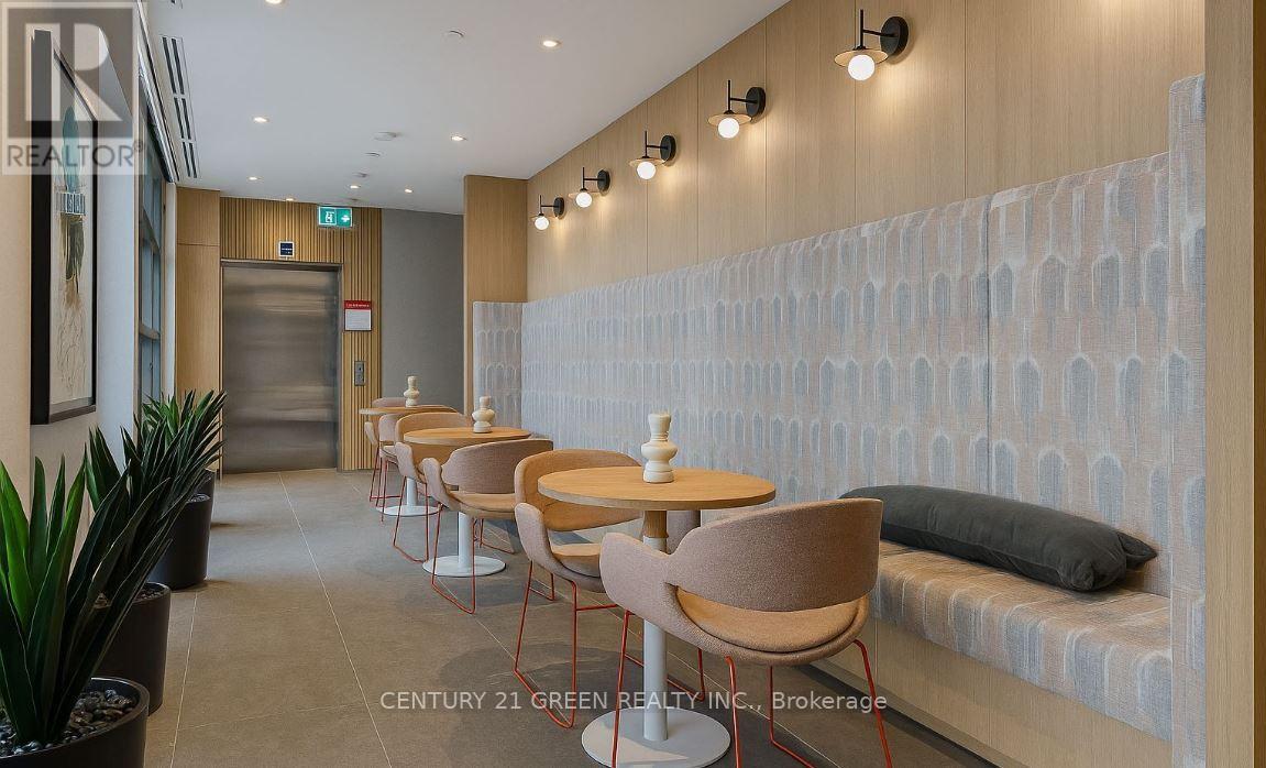 302 - 720 Whitlock Avenue, Milton, Ontario L9E 2B2 - Photo 18 - W12580666