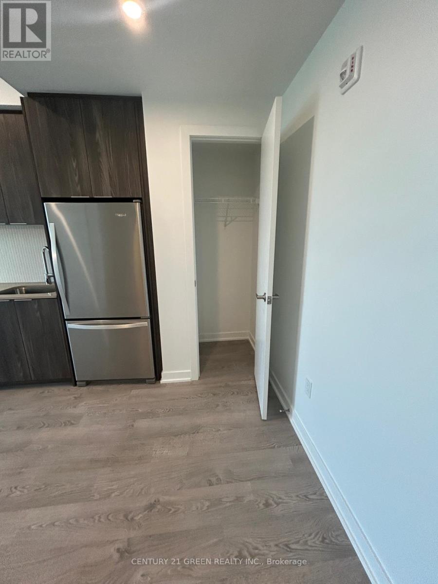 302 - 720 Whitlock Avenue, Milton, Ontario L9E 2B2 - Photo 9 - W12580666