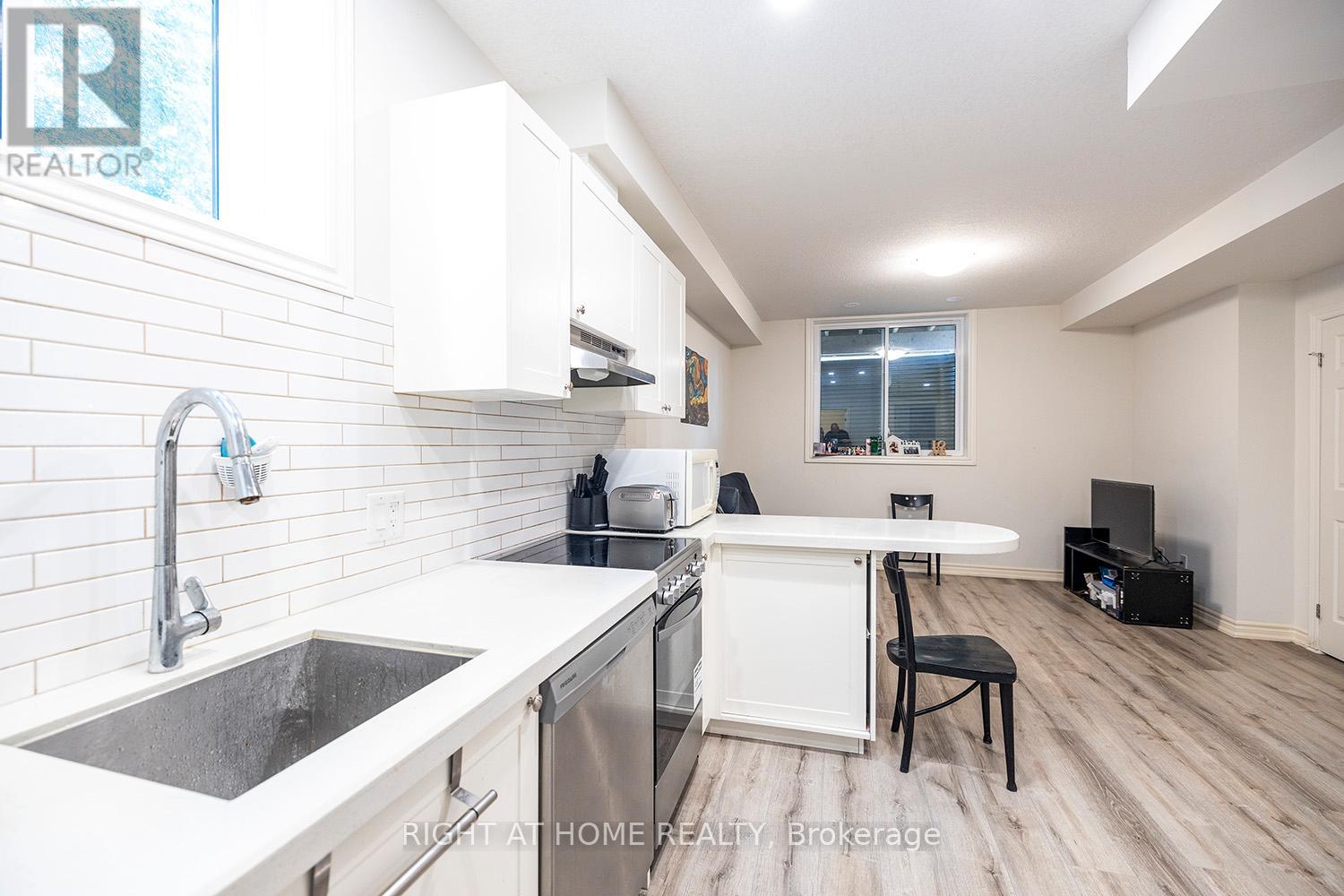 7a - 164 Heiman Street, Kitchener, Ontario  N2M 0B8 - Photo 7 - X12580664