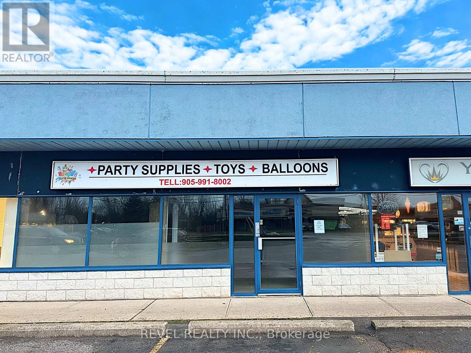 1243 Garrison Road, Fort Erie, Ontario  L2A 1P2 - Photo 2 - X12580670