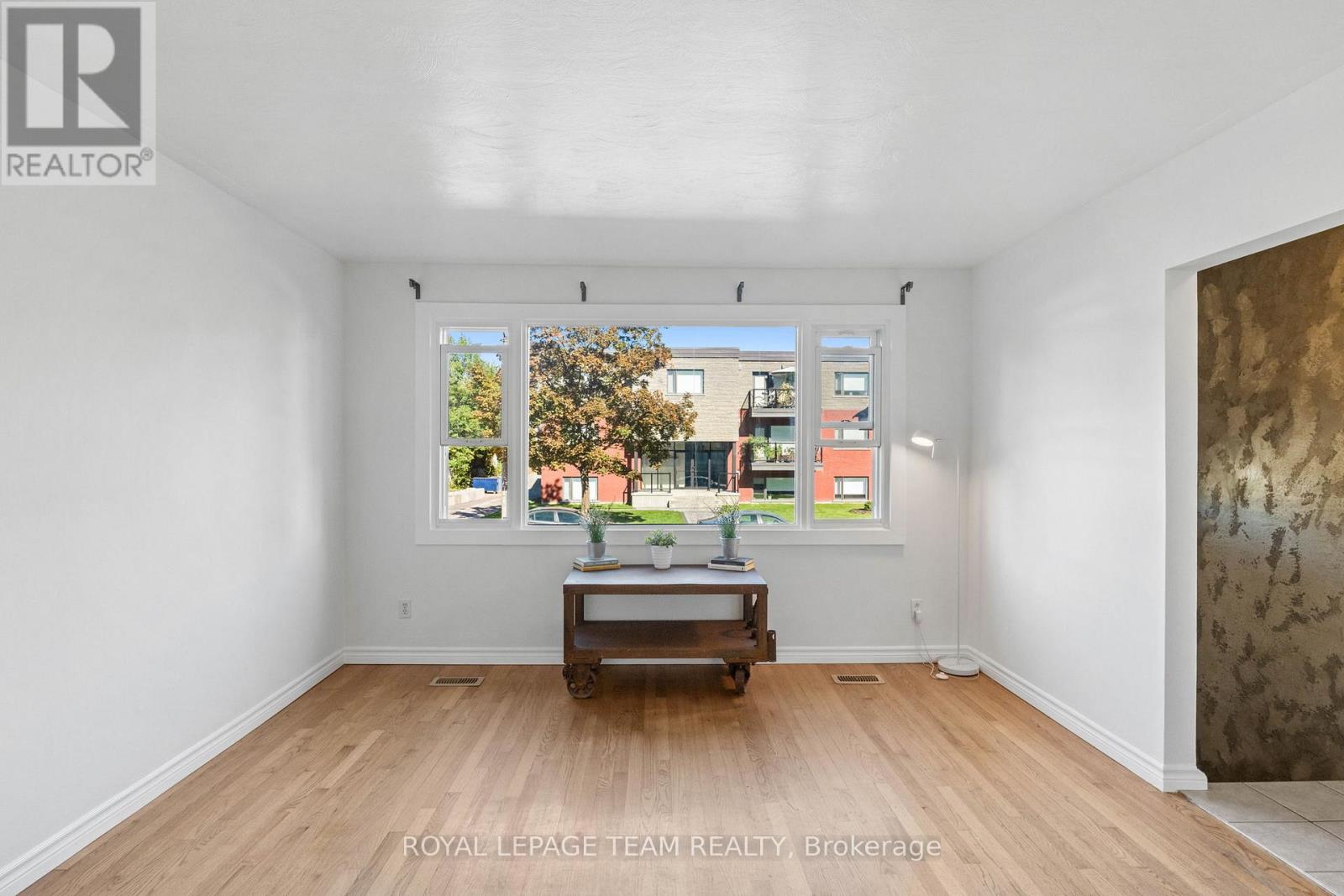 1308 Summerville Avenue, Ottawa, Ontario  K1Z 8G8 - Photo 12 - X12580676