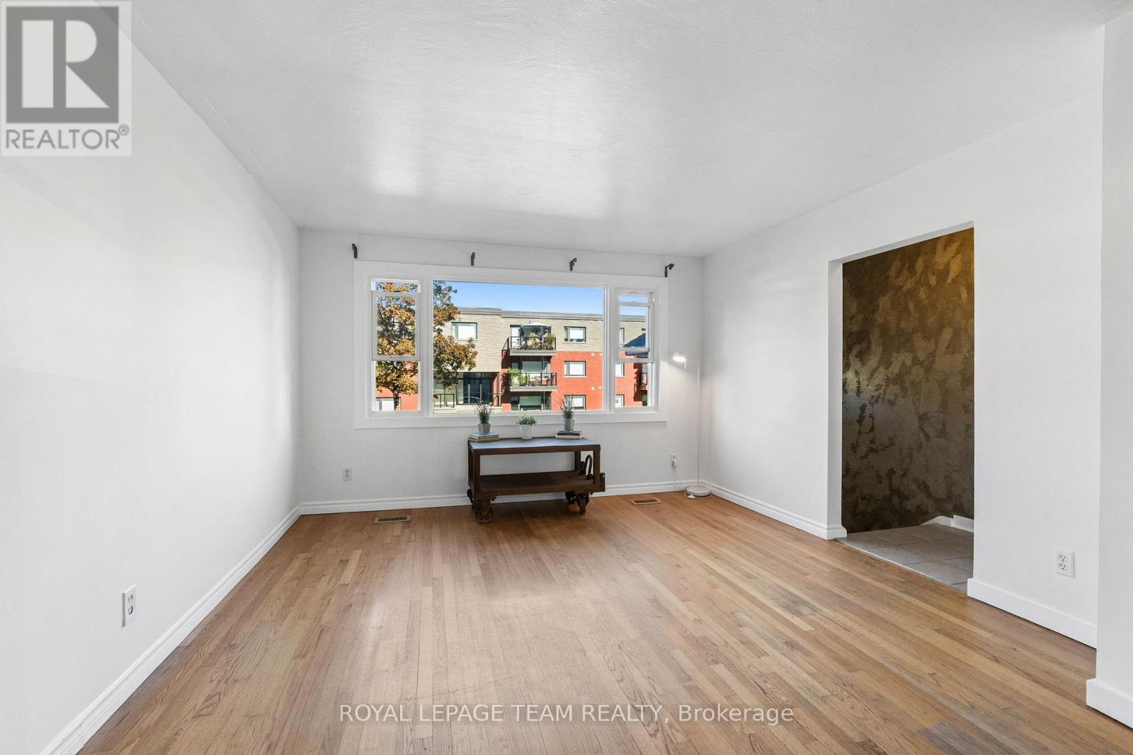 1308 Summerville Avenue, Ottawa, Ontario  K1Z 8G8 - Photo 8 - X12580676