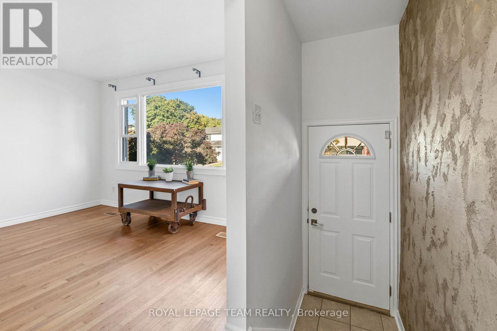 1308 Summerville Avenue, Ottawa, Ontario  K1Z 8G8 - Photo 9 - X12580676