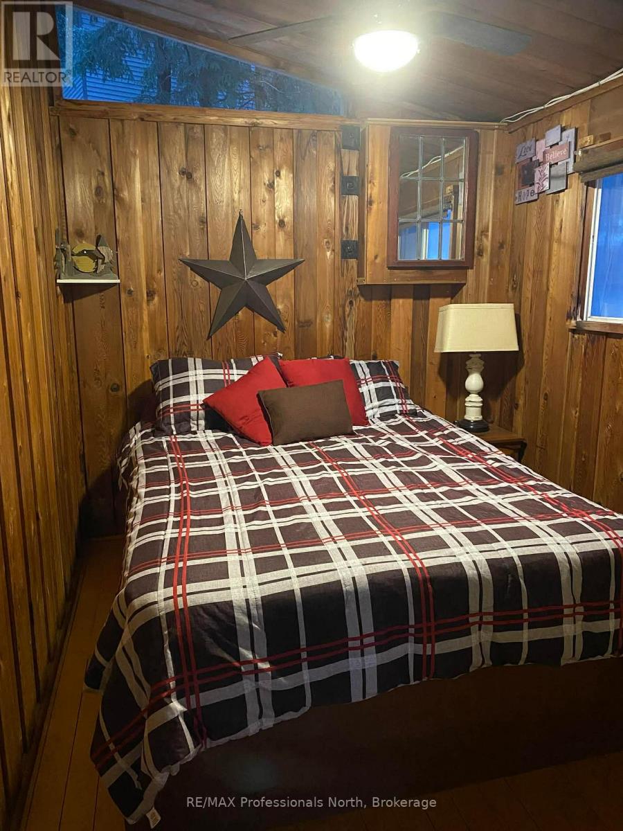 5541 Kennisis Lake Road, Dysart Et Al, Ontario  K0M 1S0 - Photo 16 - X12579910