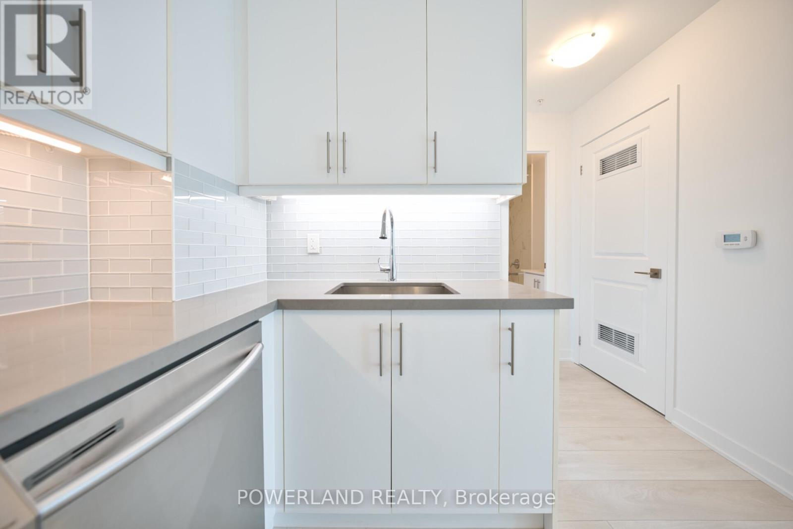 1709 - 75 Oneida Crescent, Richmond Hill, Ontario  L4B 0H3 - Photo 14 - N12580698