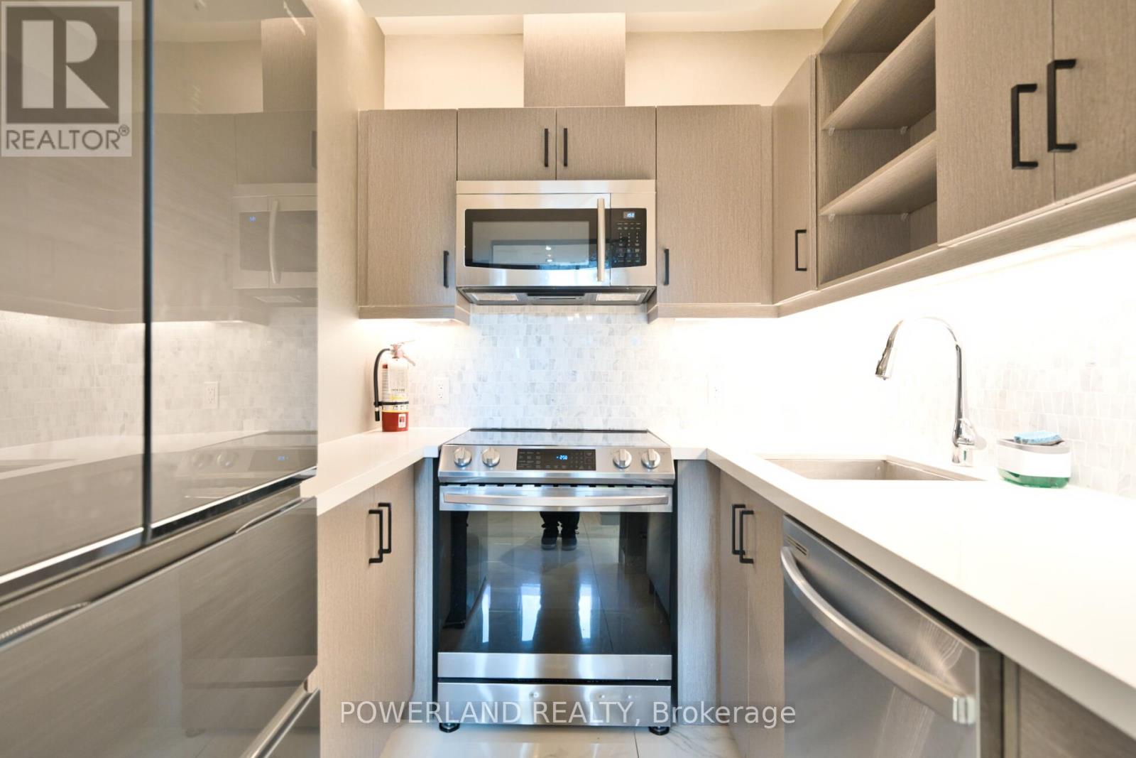 1709 - 75 Oneida Crescent, Richmond Hill, Ontario  L4B 0H3 - Photo 8 - N12580698