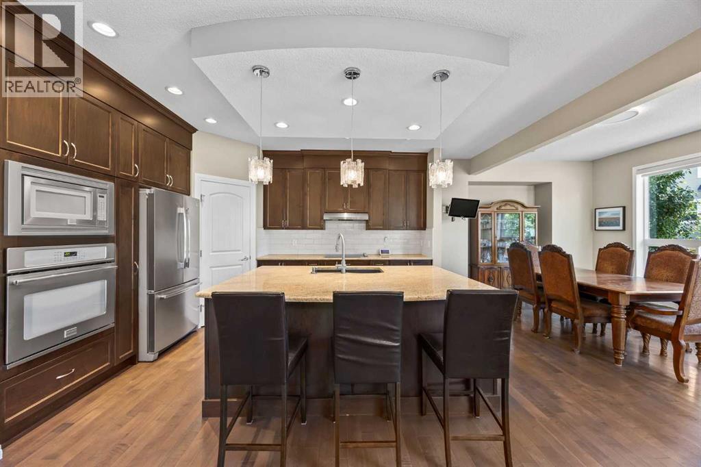 184 Cougar Ridge Manor Sw, Calgary, Alberta  T3H 0V4 - Photo 6 - A2272500