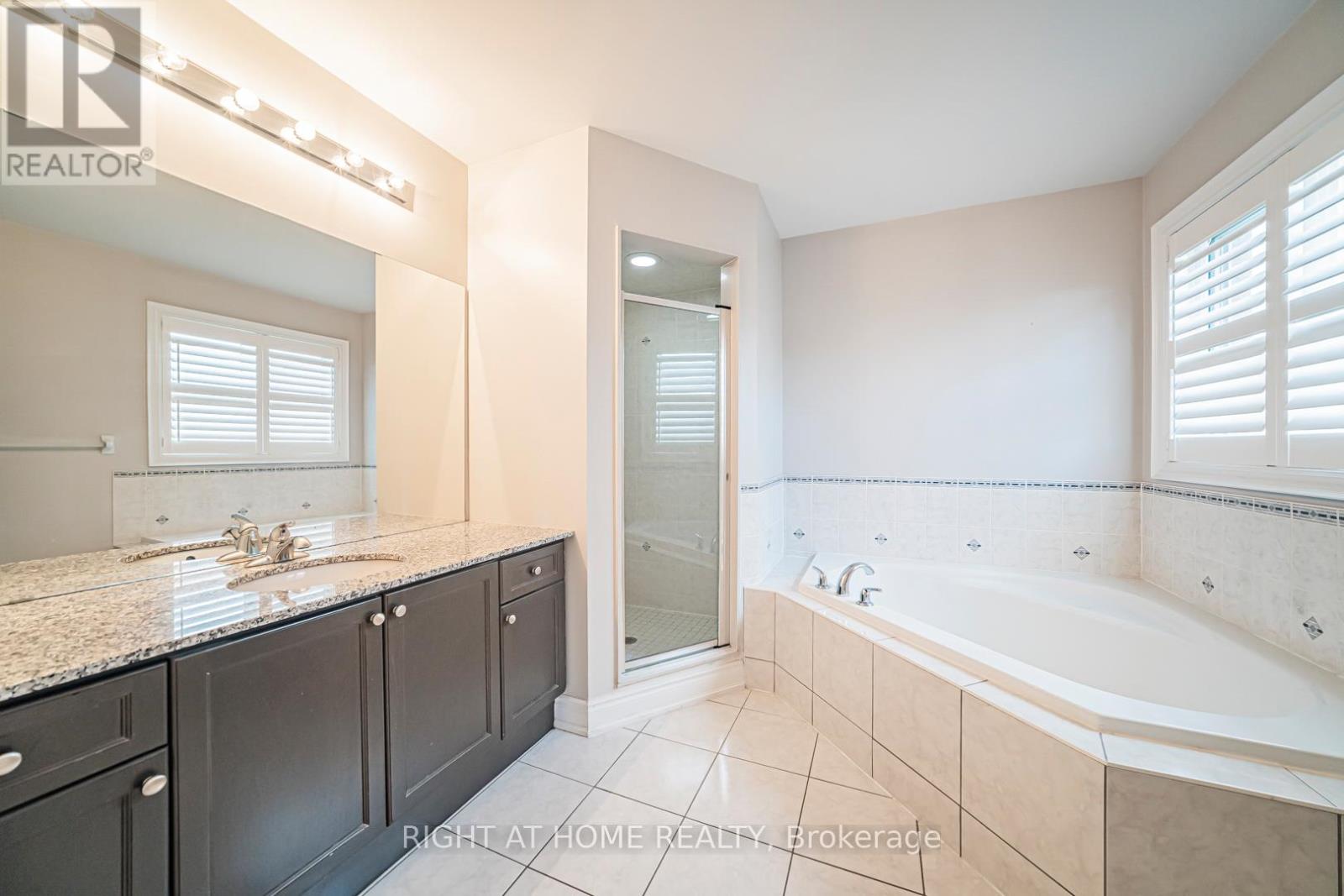 2431 Pine Glen Road, Oakville, Ontario  L6M 0R6 - Photo 19 - W12438028