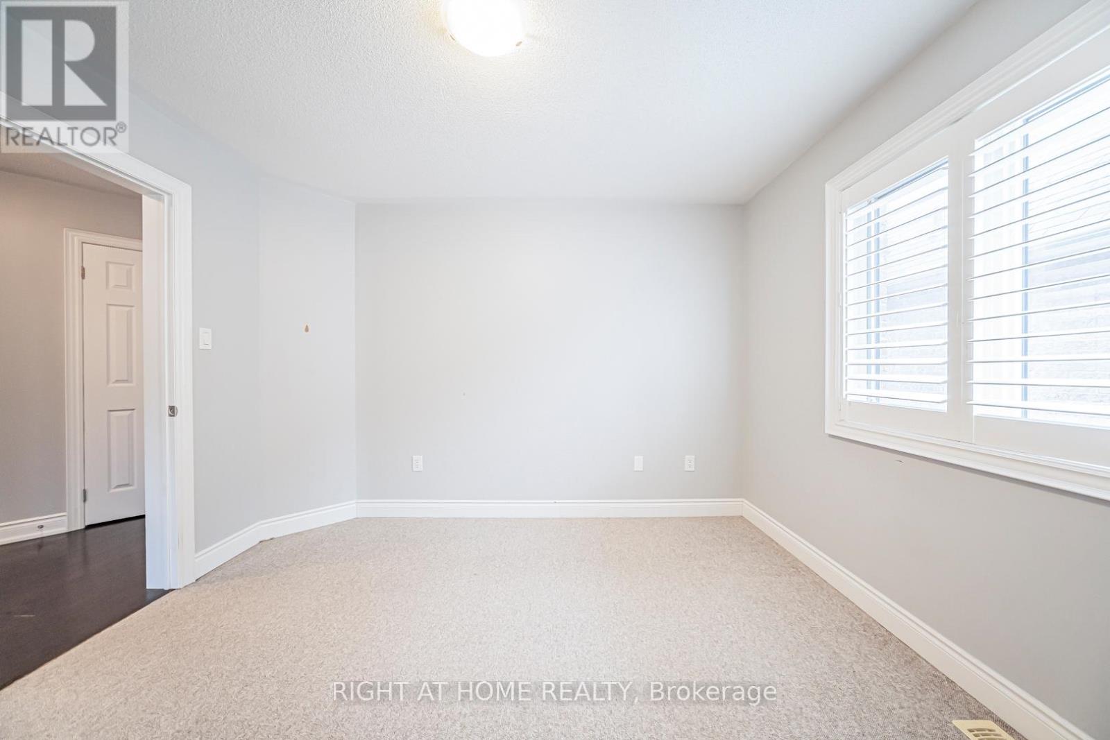 2431 Pine Glen Road, Oakville, Ontario  L6M 0R6 - Photo 40 - W12438028