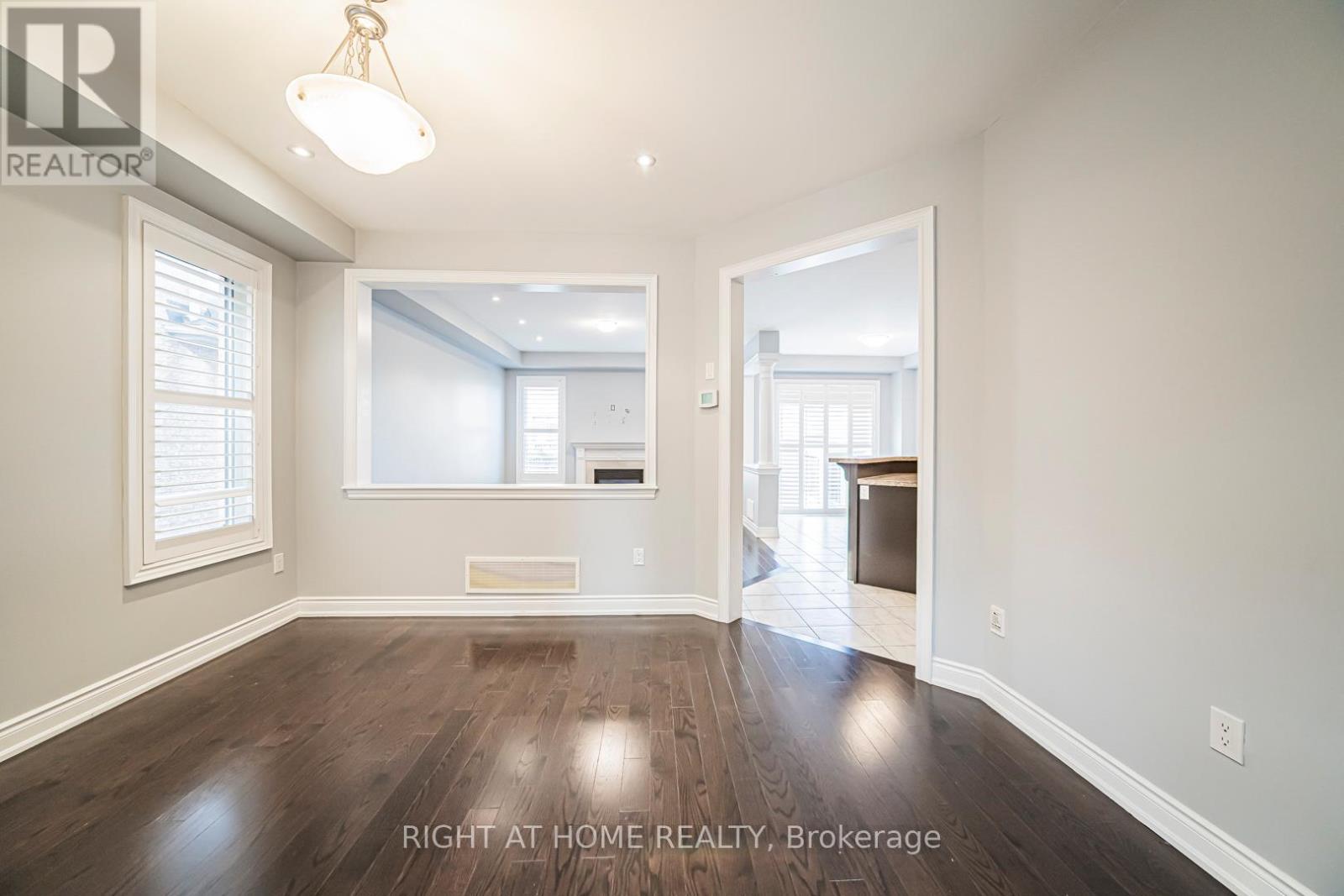 2431 Pine Glen Road, Oakville, Ontario  L6M 0R6 - Photo 3 - W12438028