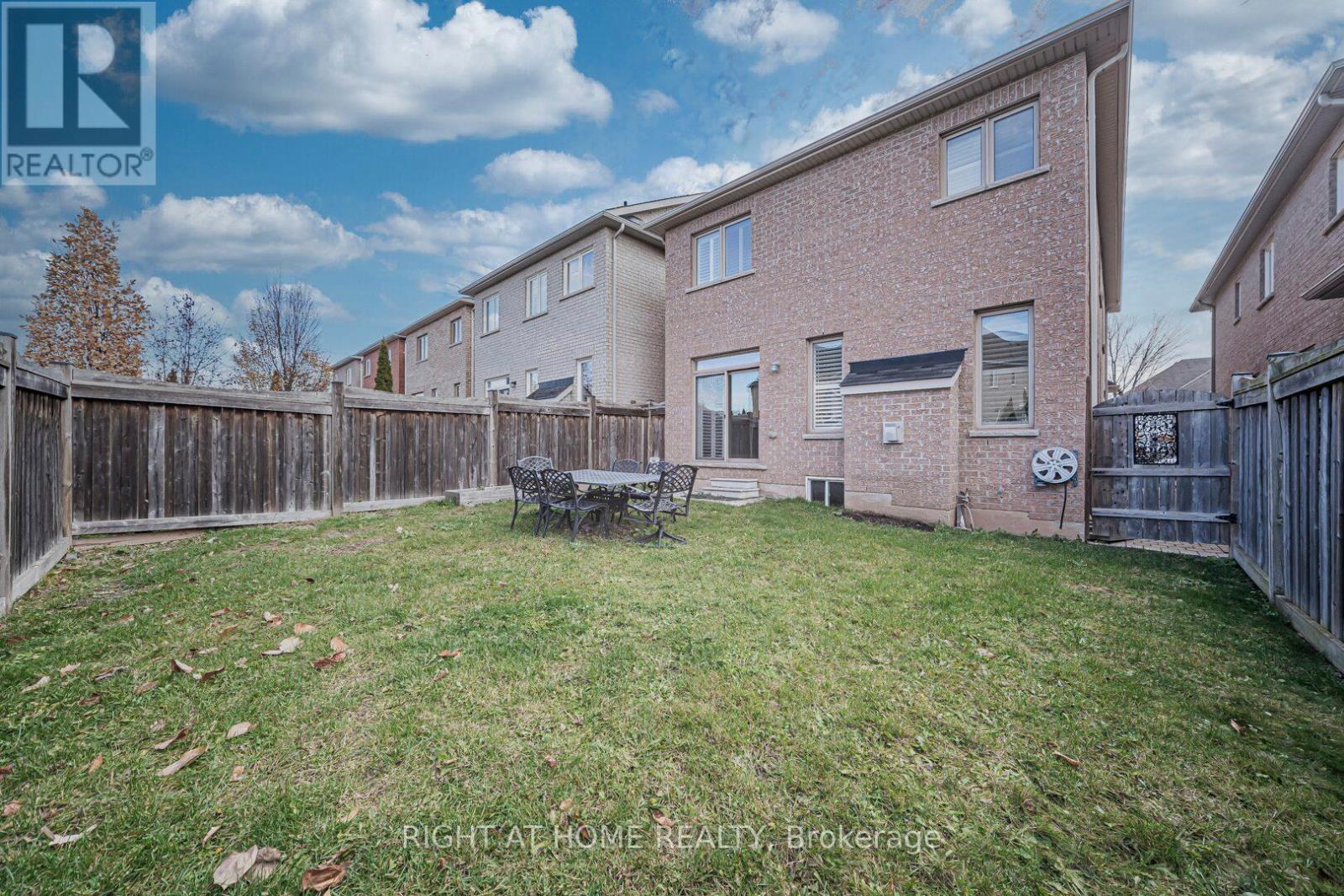 2431 Pine Glen Road, Oakville, Ontario  L6M 0R6 - Photo 33 - W12438028