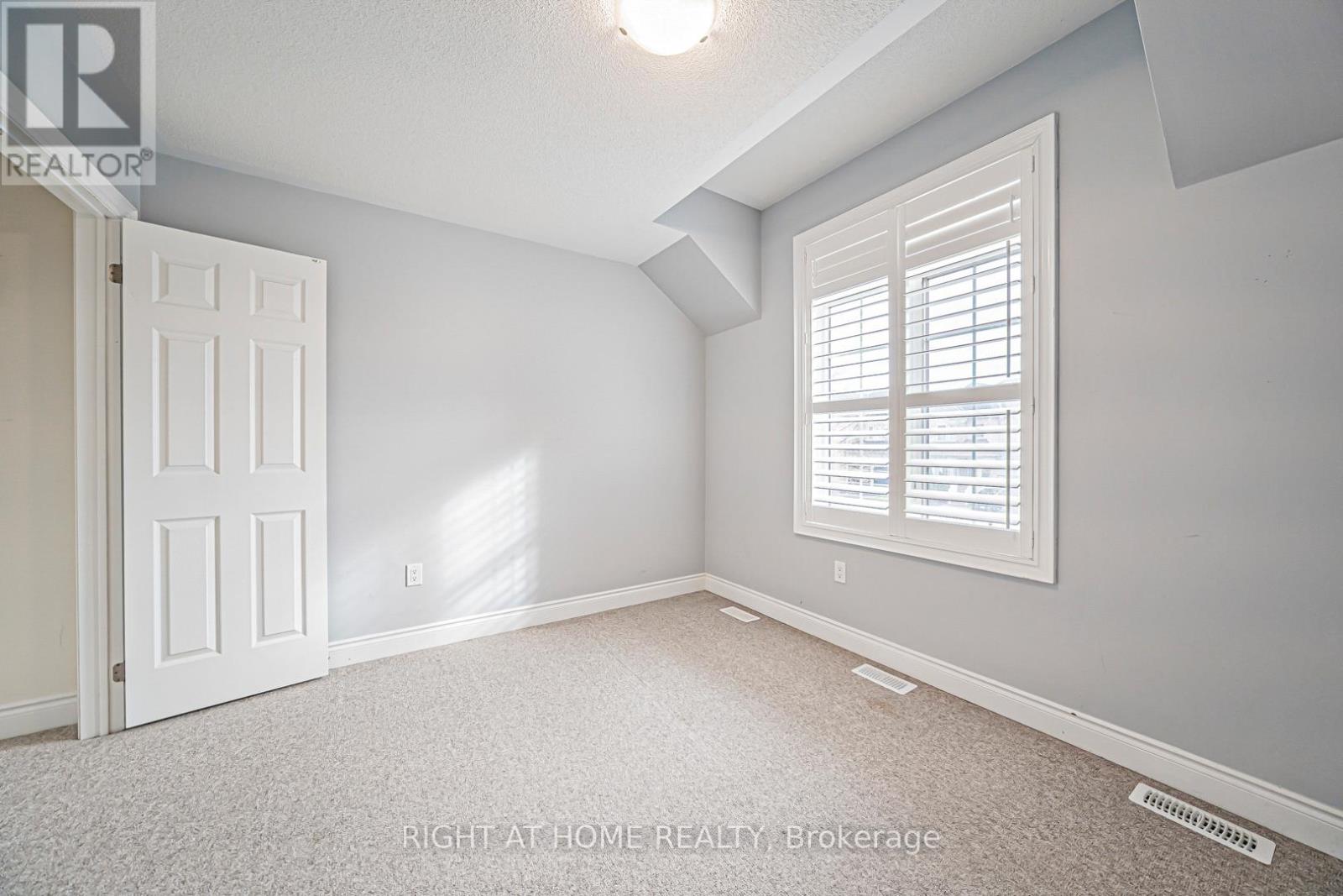 2431 Pine Glen Road, Oakville, Ontario  L6M 0R6 - Photo 44 - W12438028