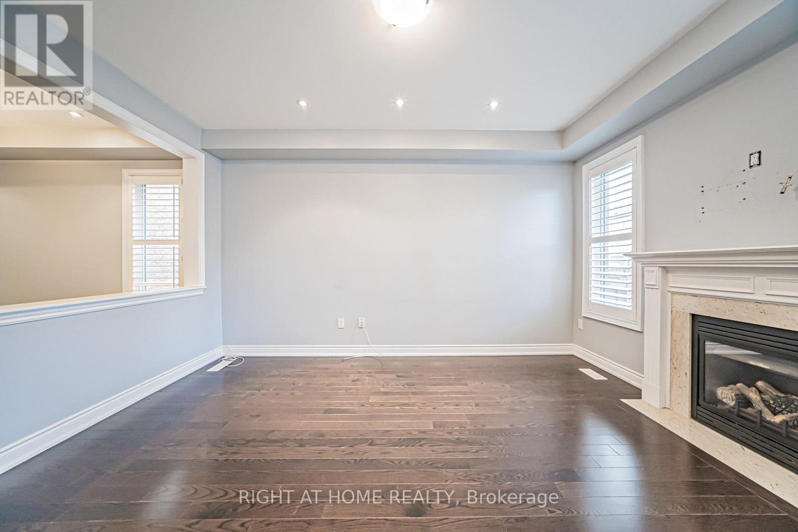 2431 Pine Glen Road, Oakville, Ontario  L6M 0R6 - Photo 10 - W12438028