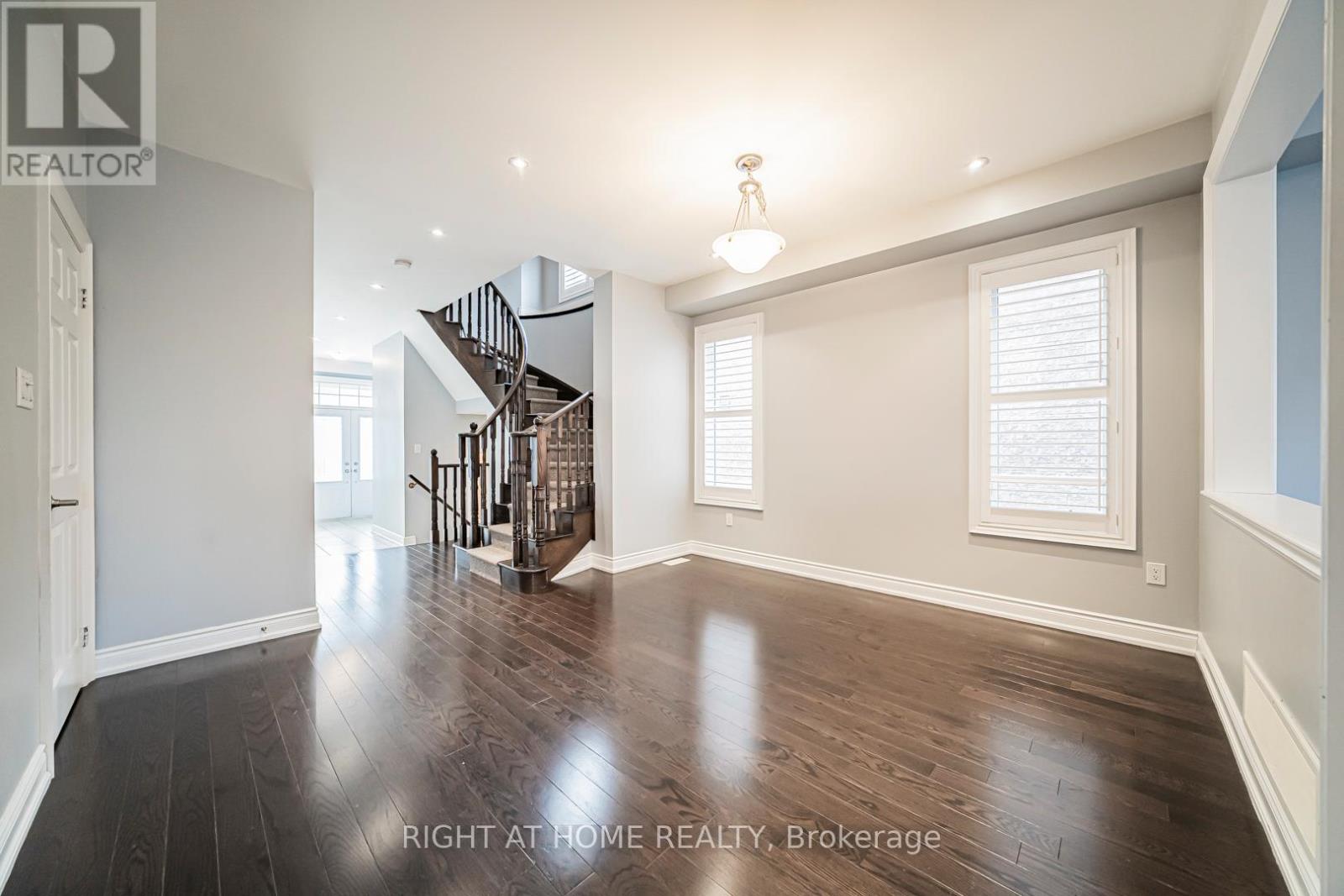 2431 Pine Glen Road, Oakville, Ontario  L6M 0R6 - Photo 5 - W12438028