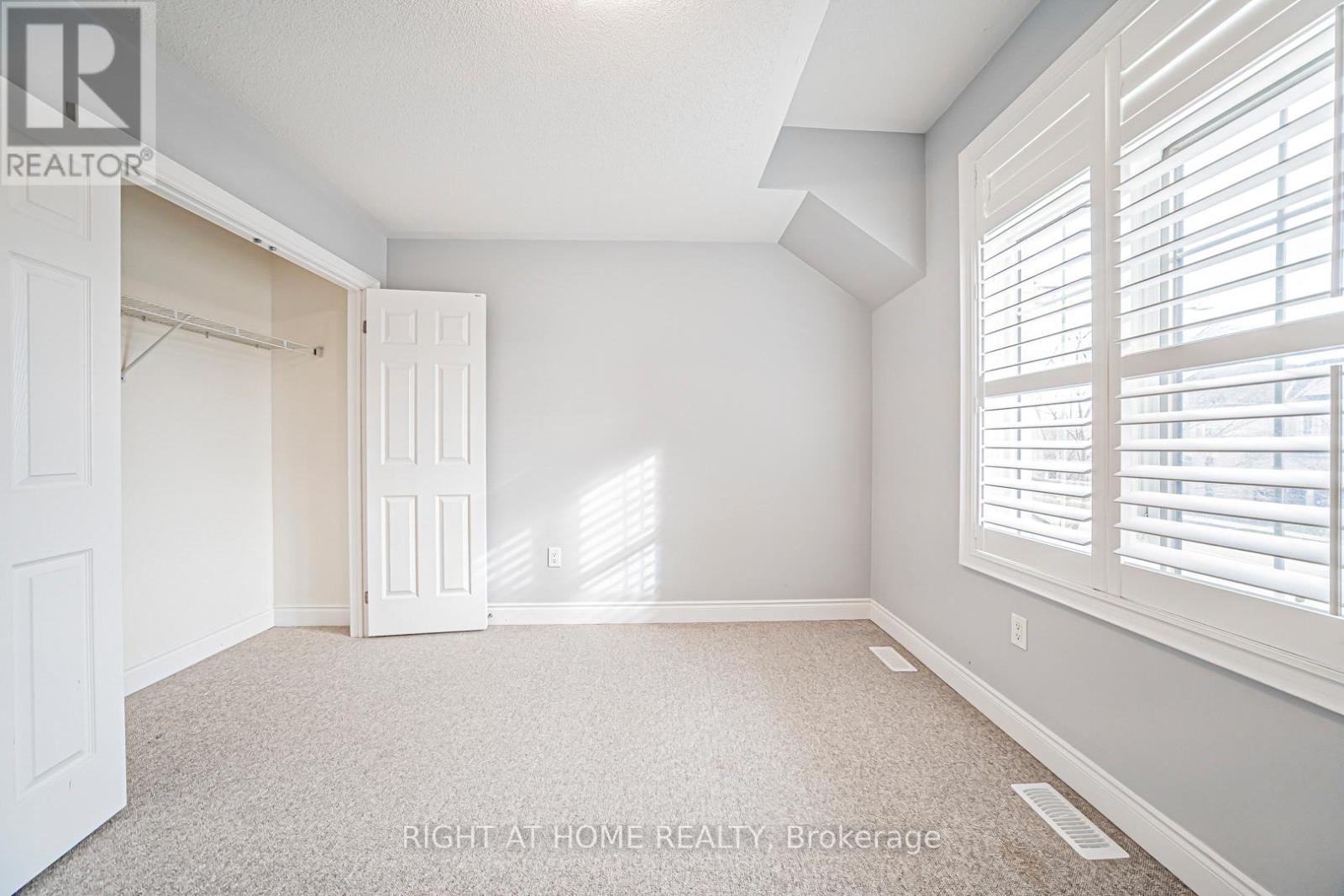 2431 Pine Glen Road, Oakville, Ontario  L6M 0R6 - Photo 45 - W12438028