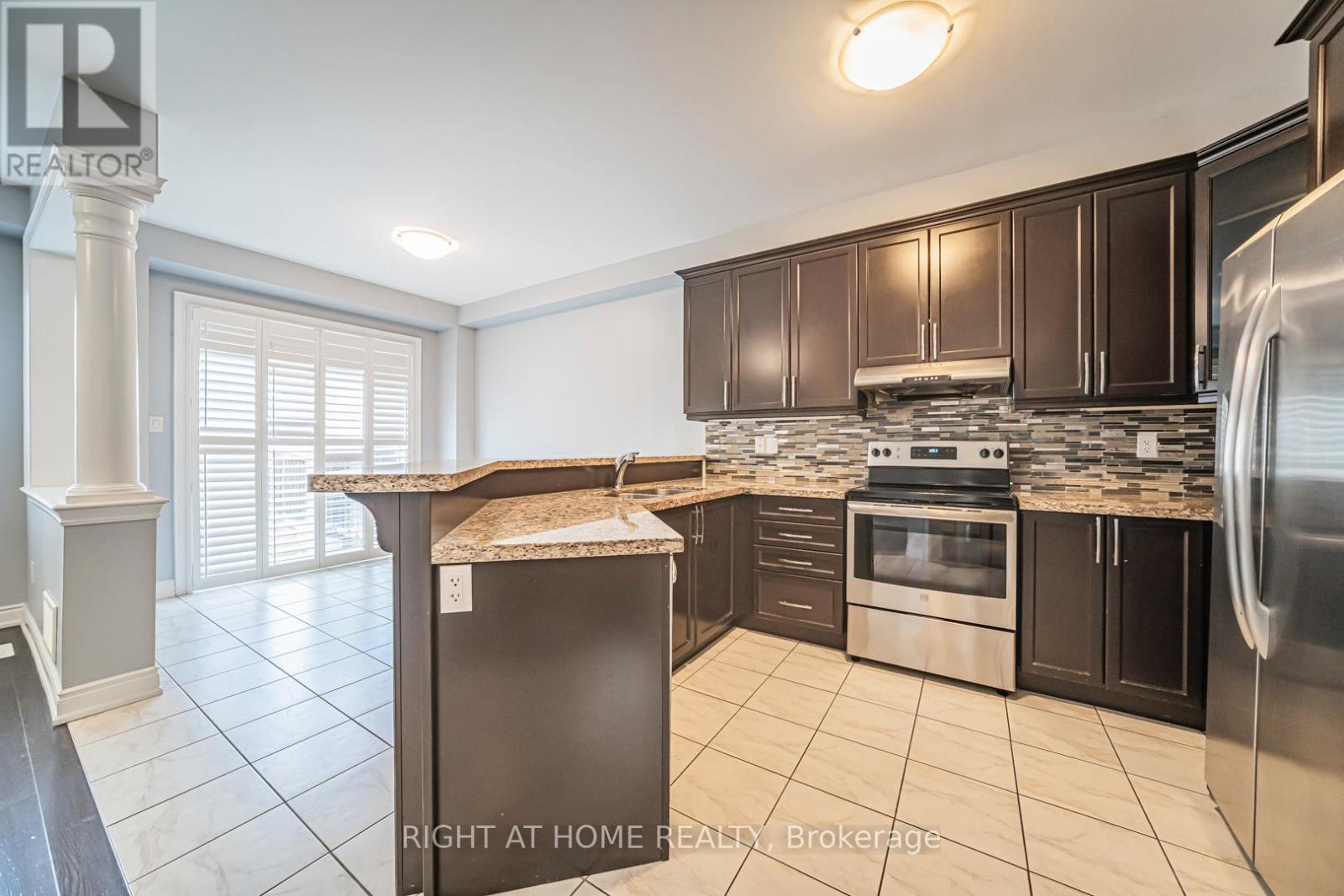 2431 Pine Glen Road, Oakville, Ontario  L6M 0R6 - Photo 6 - W12438028