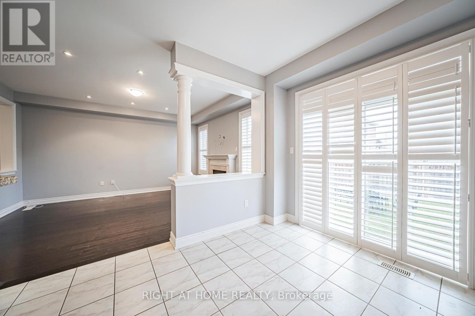 2431 Pine Glen Road, Oakville, Ontario  L6M 0R6 - Photo 7 - W12438028