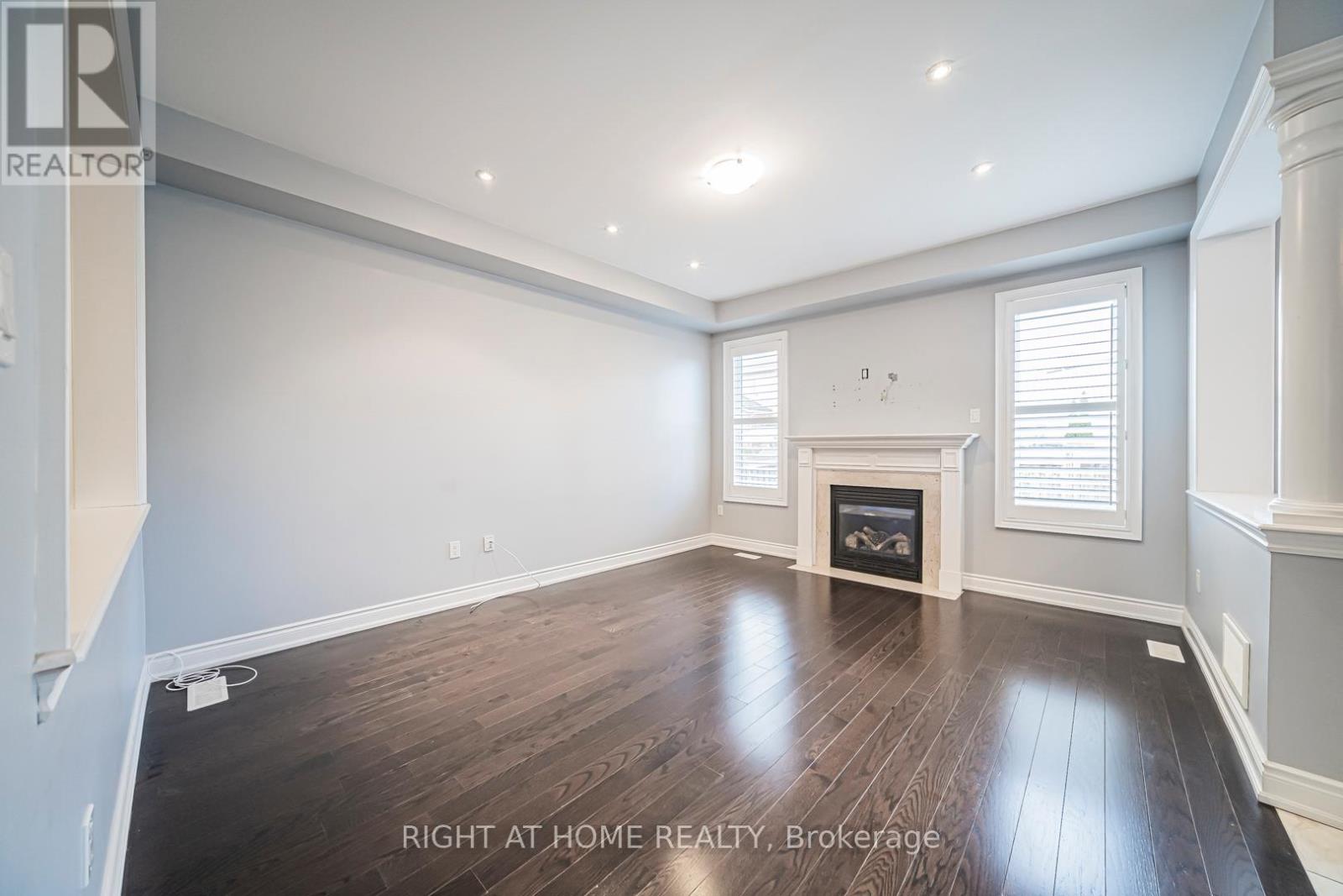 2431 Pine Glen Road, Oakville, Ontario  L6M 0R6 - Photo 9 - W12438028