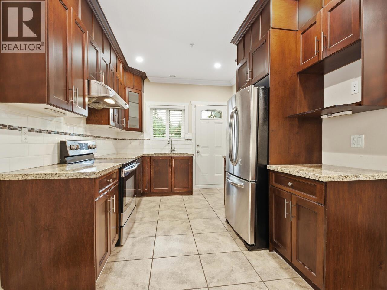 3235 Fox Street, Port Coquitlam, British Columbia  V3C 3K9 - Photo 9 - R3070397