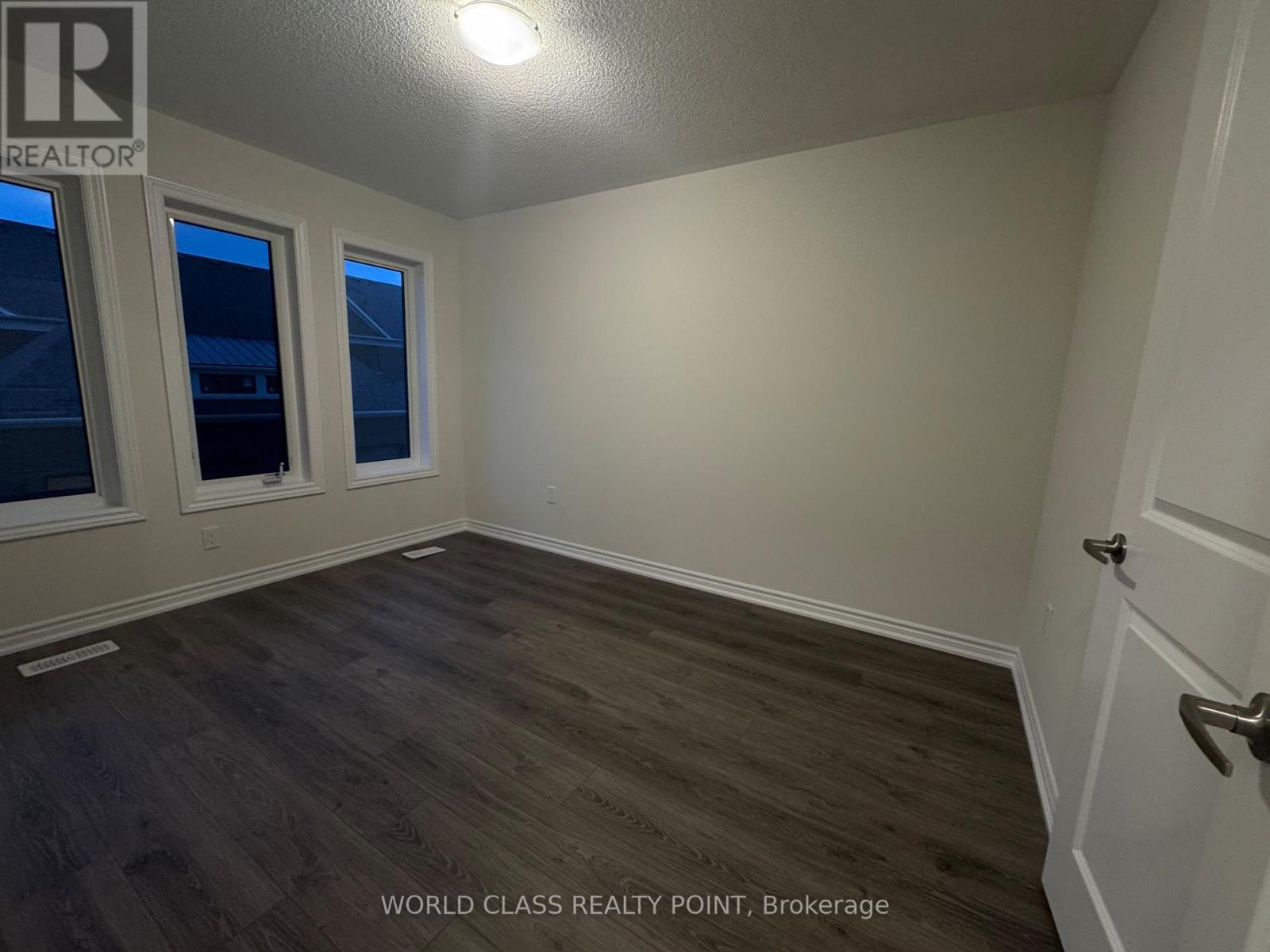 89 Watts Mews, Kawartha Lakes, Ontario  K9V 0T4 - Photo 18 - X12579546