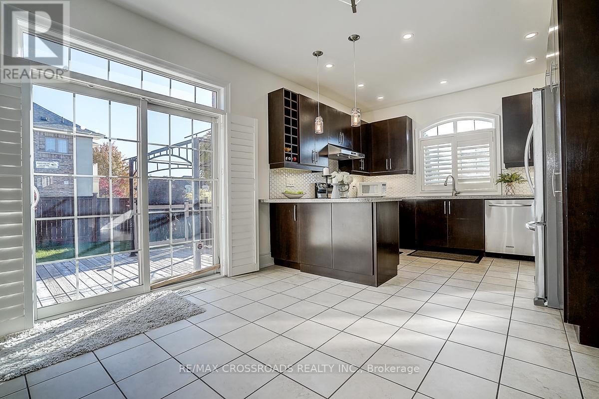 619 Fernbank Road, Newmarket, Ontario  L3X 3E4 - Photo 17 - N12580708