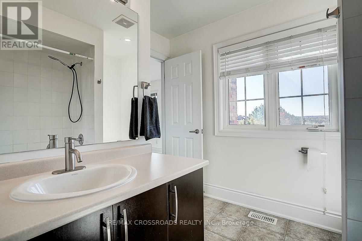 619 Fernbank Road, Newmarket, Ontario  L3X 3E4 - Photo 35 - N12580708