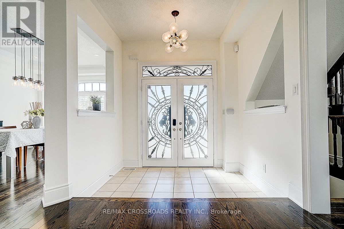 619 Fernbank Road, Newmarket, Ontario  L3X 3E4 - Photo 6 - N12580708