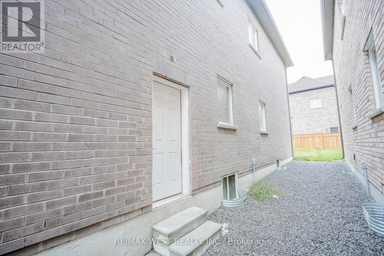 3 Speciosa Street, Richmond Hill, Ontario  L4E 2Y5 - Photo 44 - N12528134