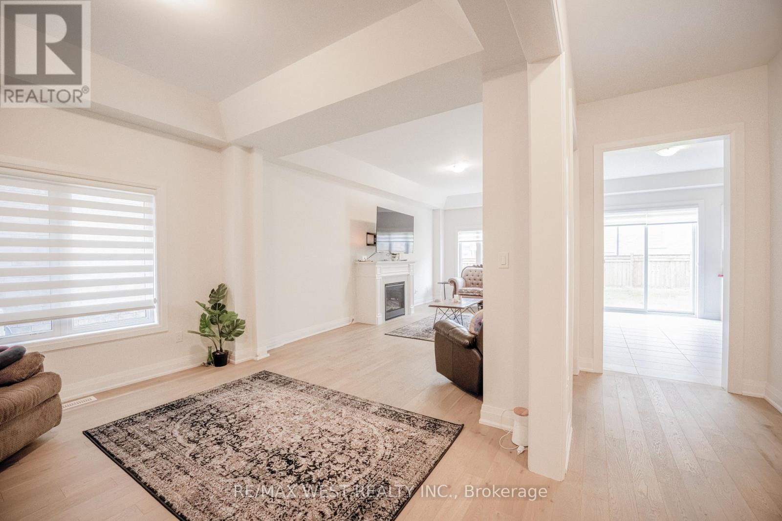 3 Speciosa Street, Richmond Hill, Ontario  L4E 2Y5 - Photo 6 - N12528134