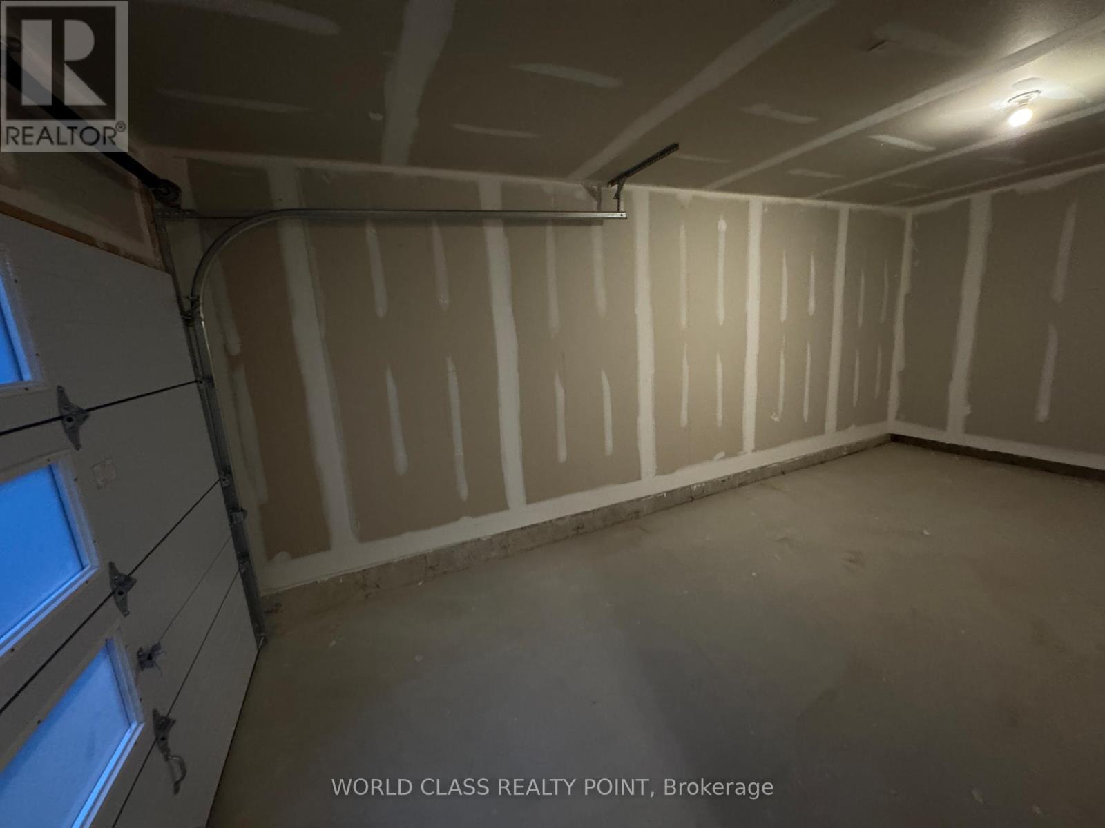 91 Watts Mews, Kawartha Lakes, Ontario  K9V 0T4 - Photo 3 - X12580712