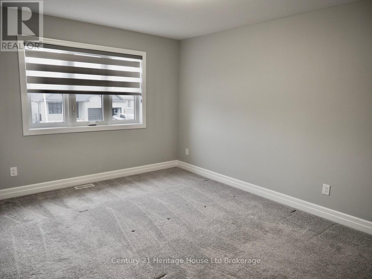 8 Sycamore Drive, Tillsonburg, Ontario  N4G 5S3 - Photo 29 - X12579398