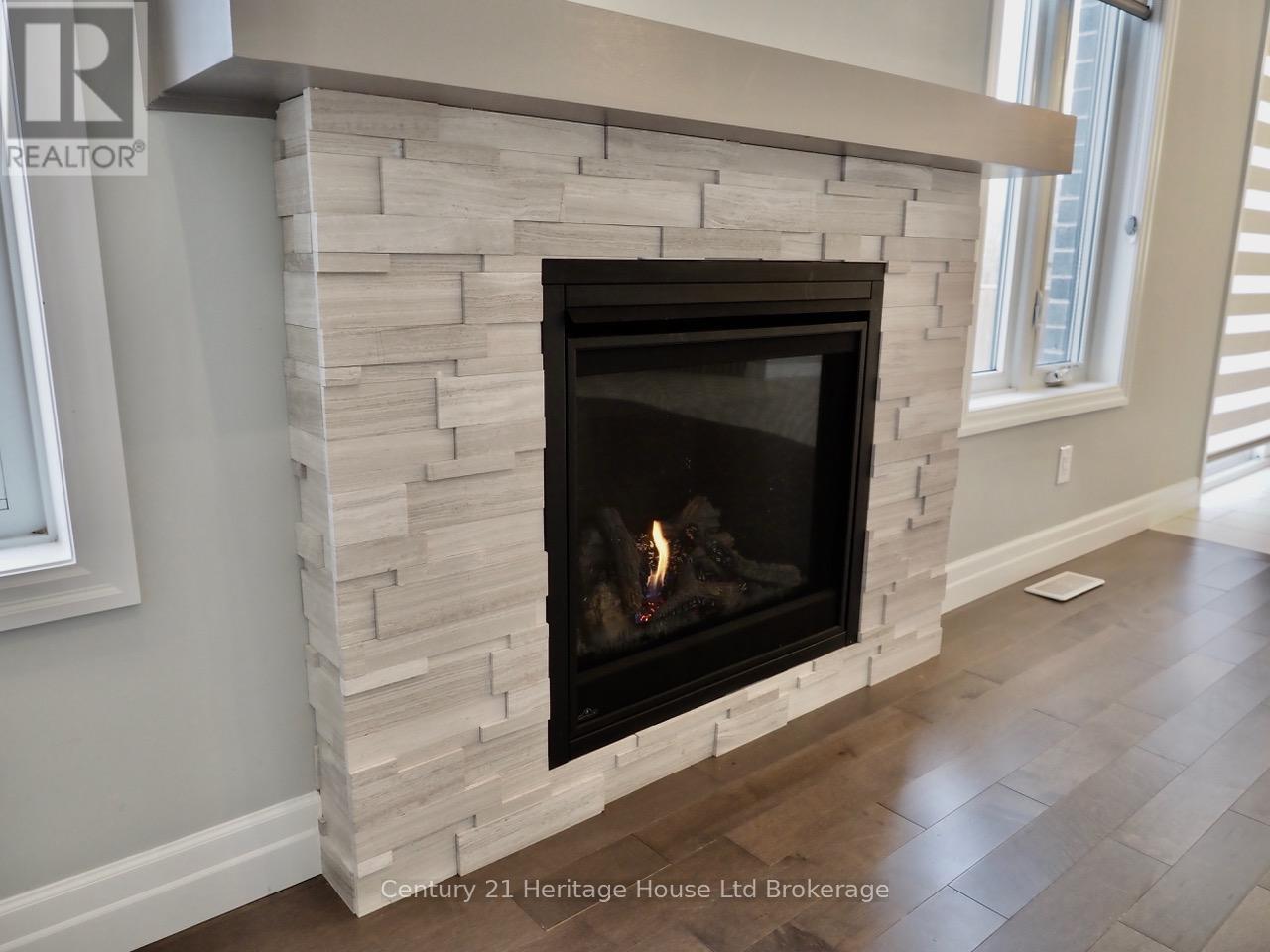 8 Sycamore Drive, Tillsonburg, Ontario  N4G 5S3 - Photo 44 - X12579398