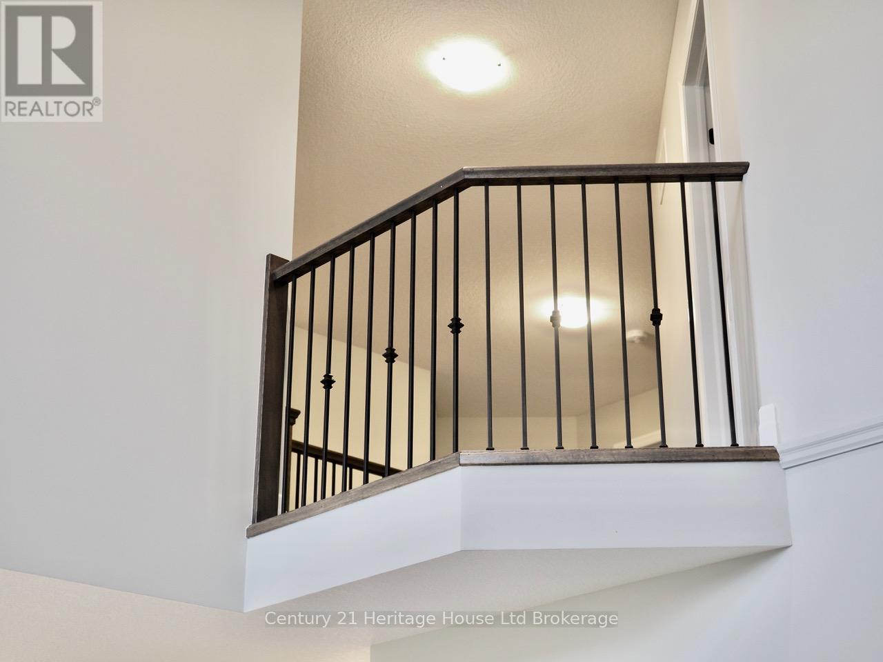 8 Sycamore Drive, Tillsonburg, Ontario  N4G 5S3 - Photo 42 - X12579398