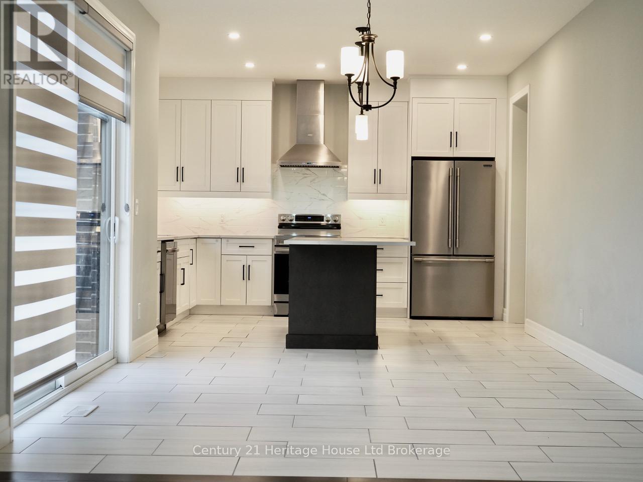 8 Sycamore Drive, Tillsonburg, Ontario  N4G 5S3 - Photo 45 - X12579398