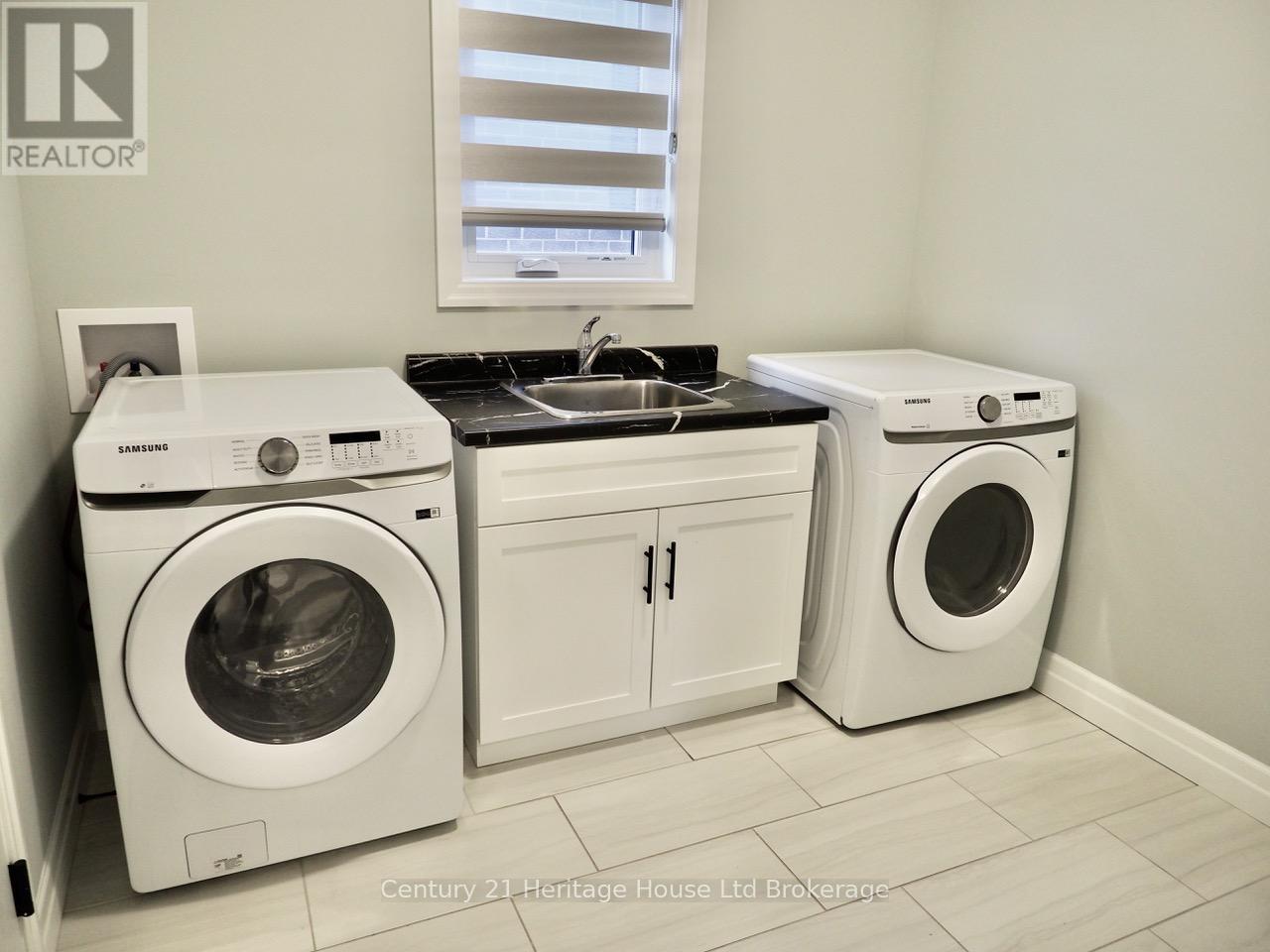 8 Sycamore Drive, Tillsonburg, Ontario  N4G 5S3 - Photo 39 - X12579398