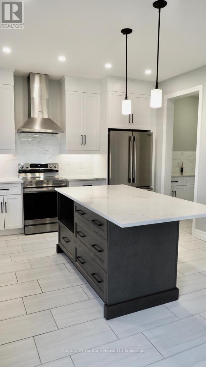 8 Sycamore Drive, Tillsonburg, Ontario  N4G 5S3 - Photo 8 - X12579398