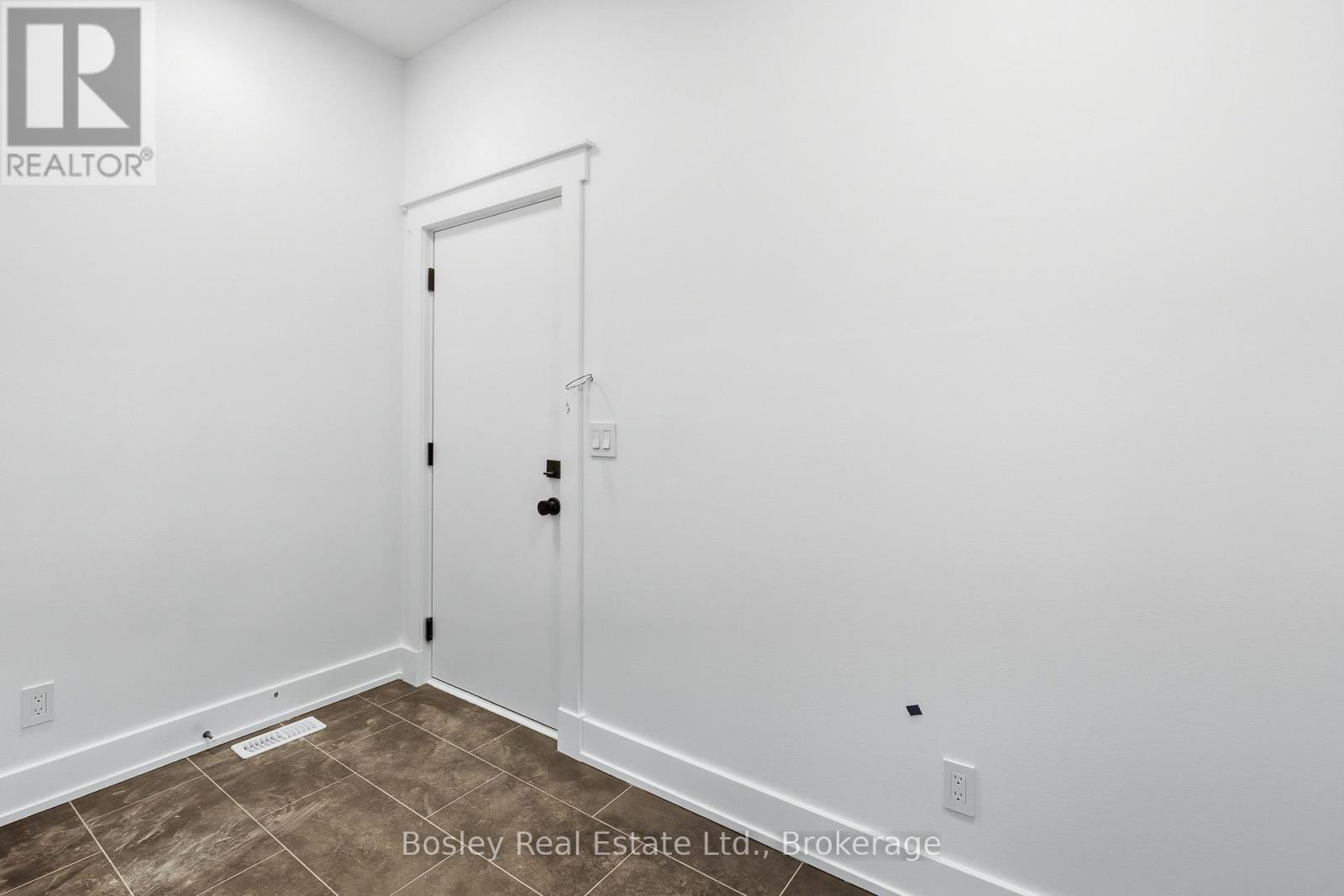 Lot 8 L - 400 Maple Street, Collingwood, Ontario  L9Y 2R7 - Photo 11 - S12337131