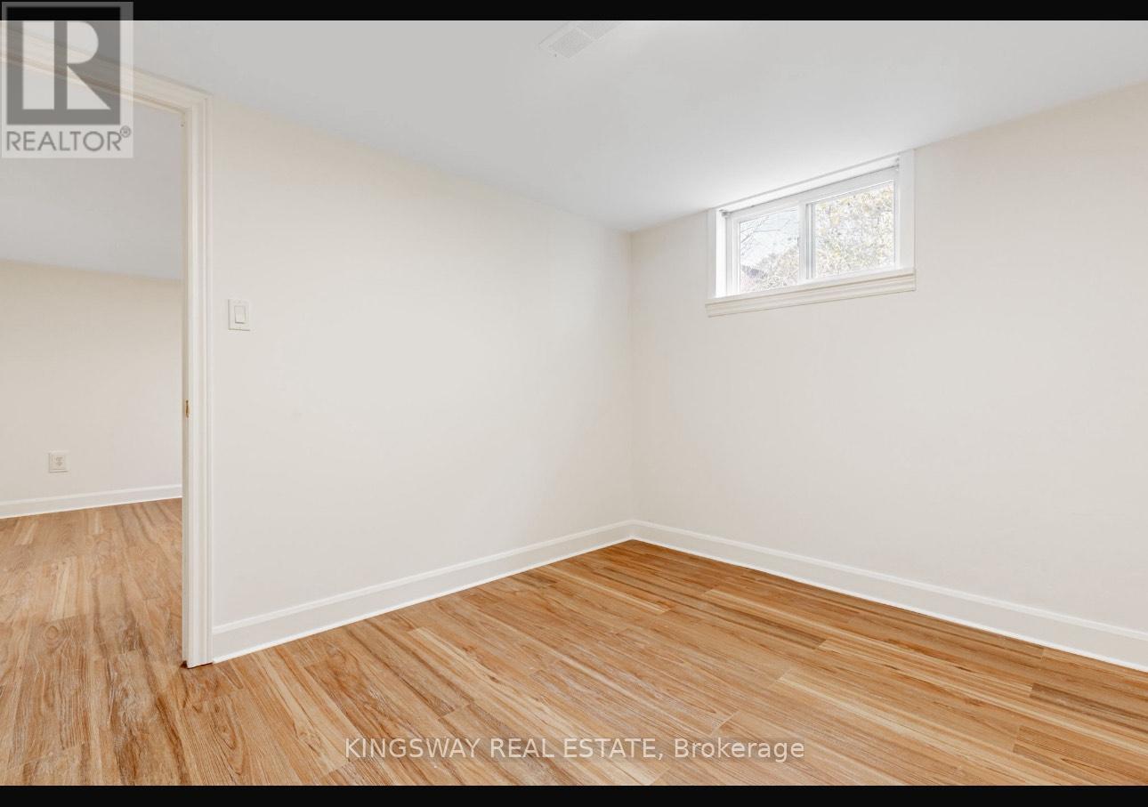 26 Reid Manor, Toronto, Ontario  M8Y 2H7 - Photo 12 - W12580728
