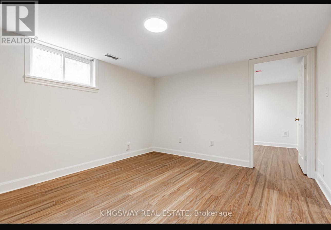 26 Reid Manor, Toronto, Ontario  M8Y 2H7 - Photo 13 - W12580728