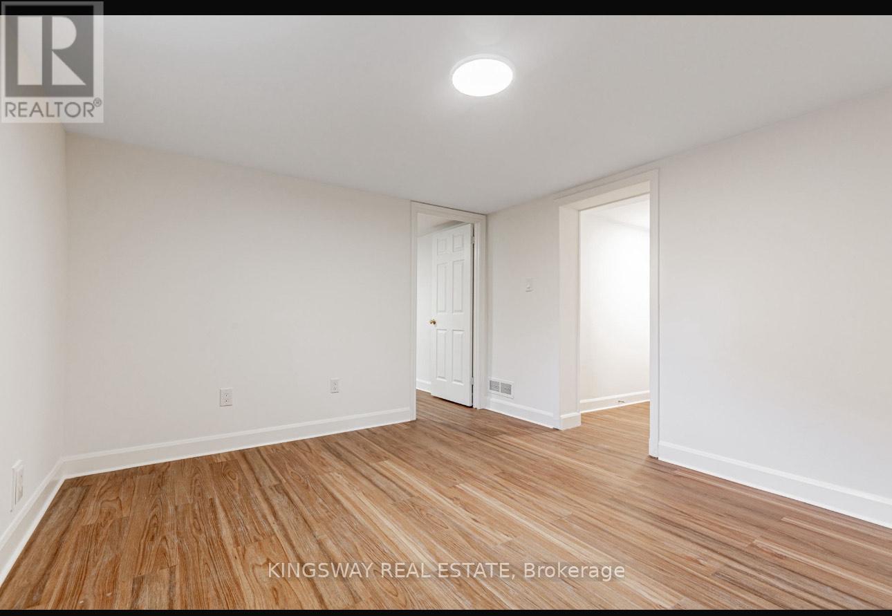 26 Reid Manor, Toronto, Ontario  M8Y 2H7 - Photo 14 - W12580728