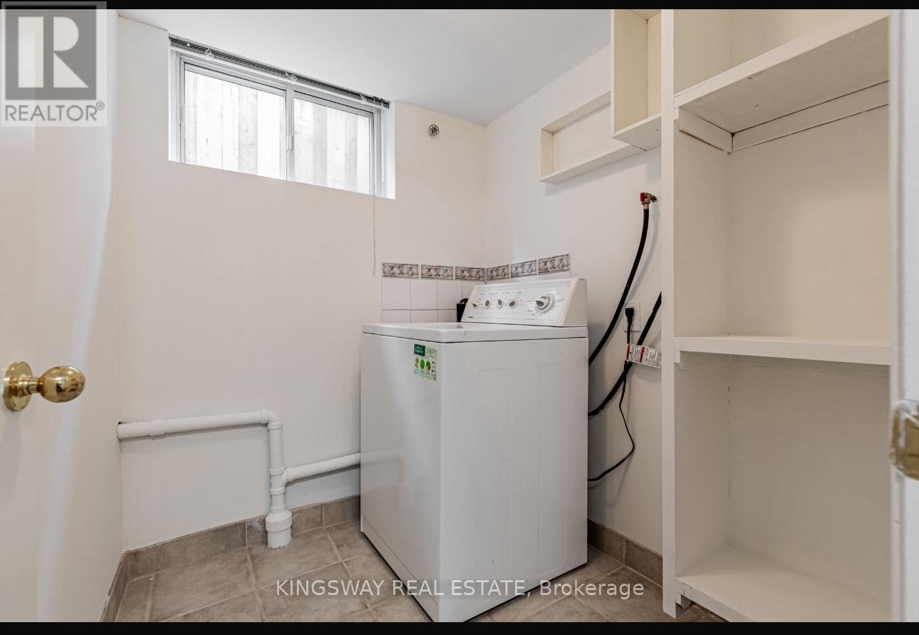 26 Reid Manor, Toronto, Ontario  M8Y 2H7 - Photo 9 - W12580728