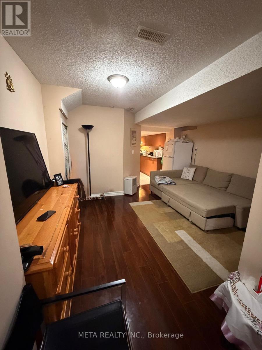 4757 BLUEFEATHER, BSMT. LANE, Mississauga, Ontario