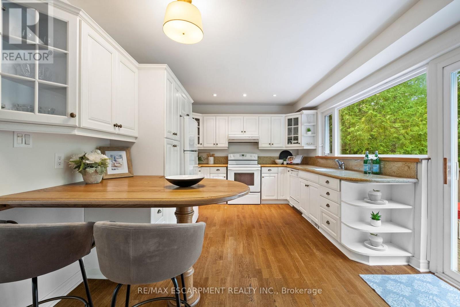 463 Grand Boulevard, Oakville, Ontario  L6H 1P2 - Photo 9 - W12481920