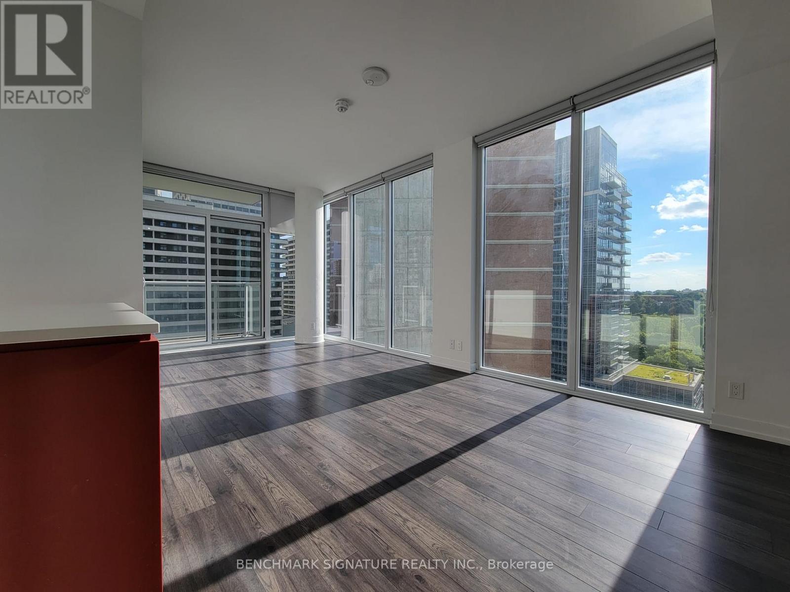 918 - 33 HELENDALE AVENUE, Toronto, Ontario