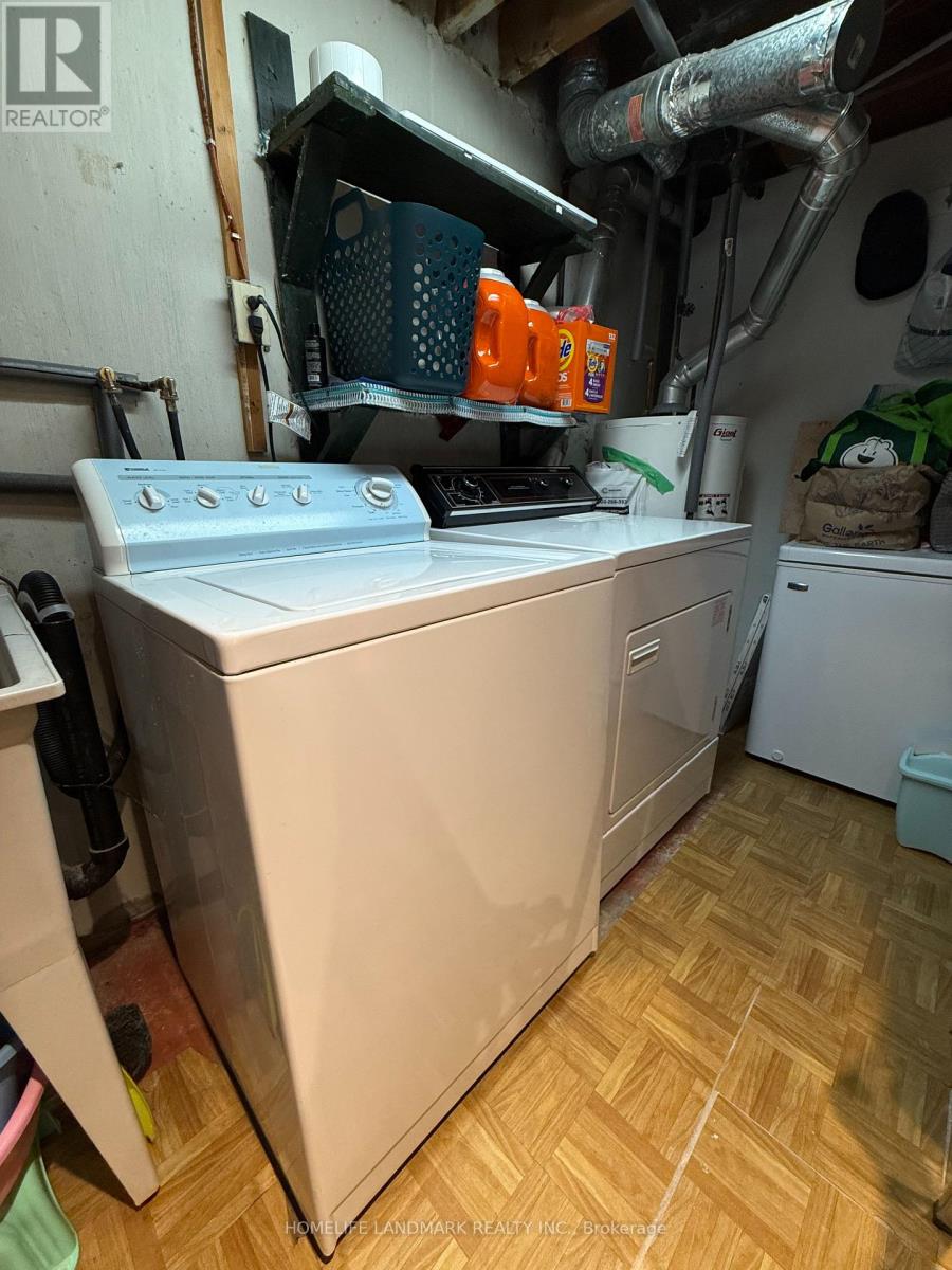 336 Hollyberry Trail, Toronto, Ontario  M2H 2P6 - Photo 12 - C12580746