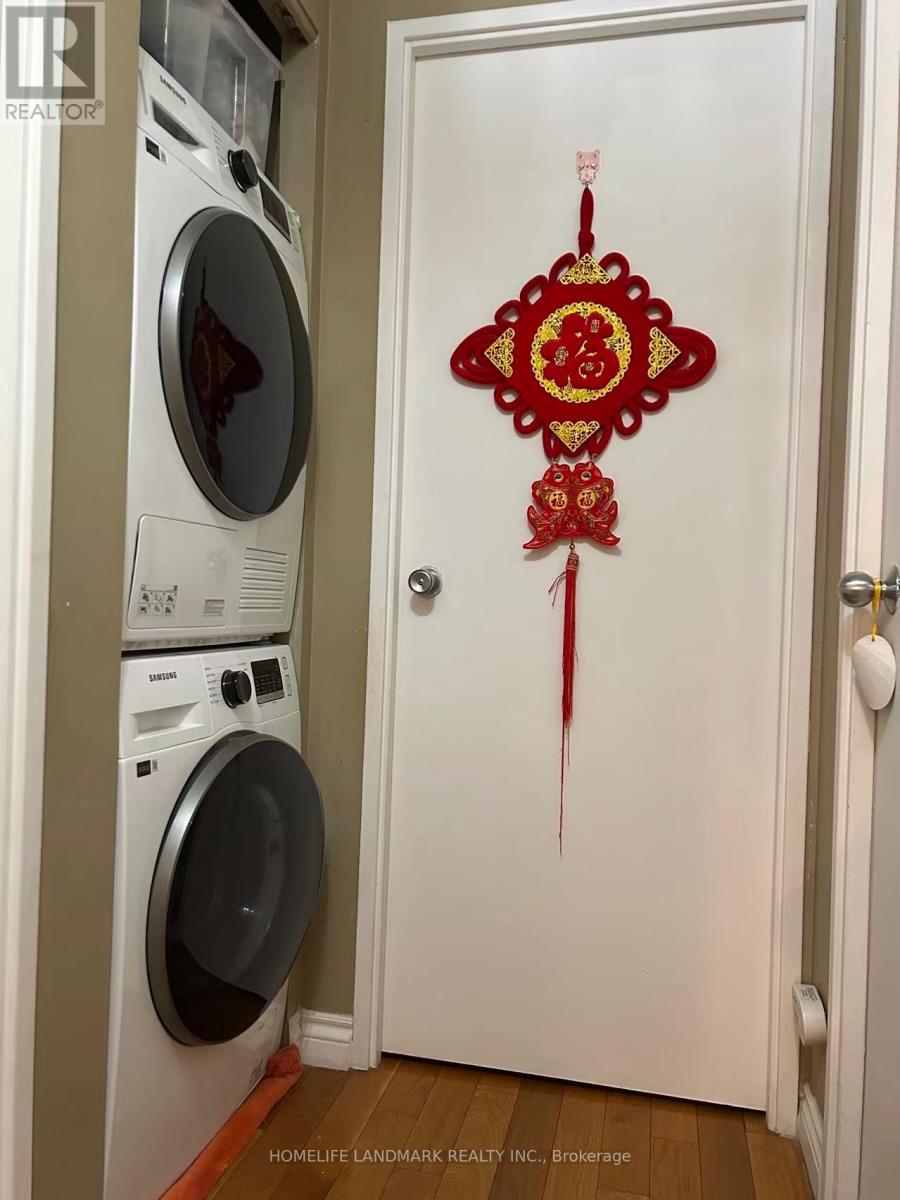 336 Hollyberry Trail, Toronto, Ontario  M2H 2P6 - Photo 5 - C12580746