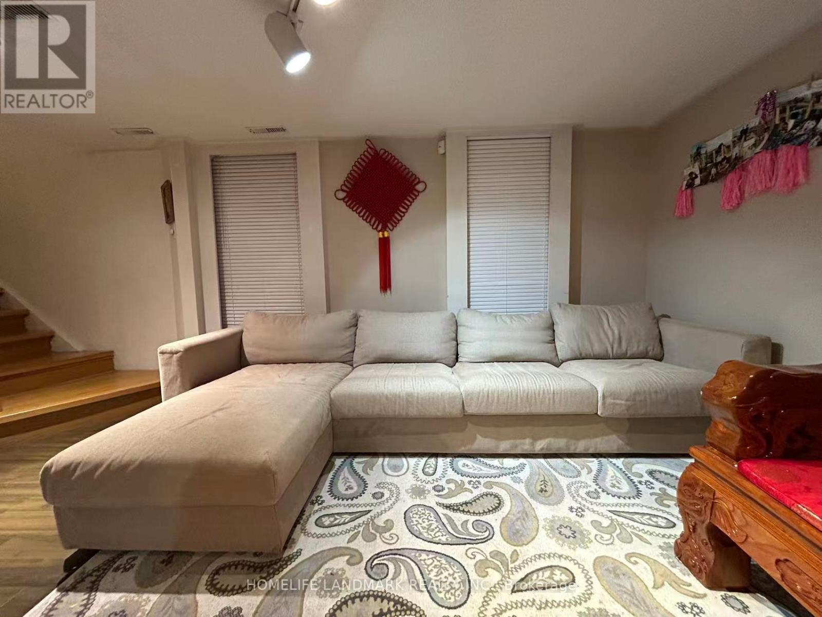 336 Hollyberry Trail, Toronto, Ontario  M2H 2P6 - Photo 9 - C12580746